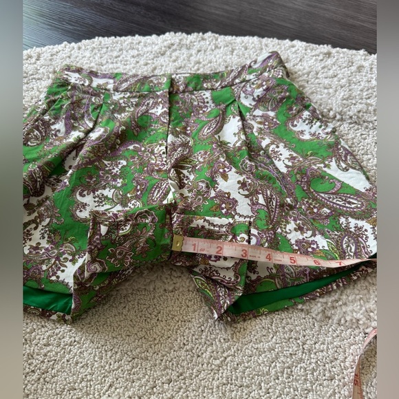 L'AGENCE Vittoria Green Paisley High Waisted Shorts Size 4 - Picture 12 of 14